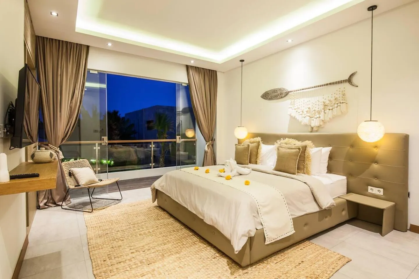 Amazing 4 Bd Villa In The Heart Of Seminyak