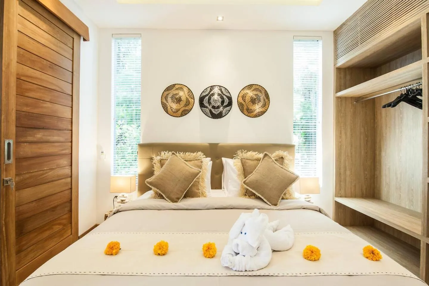 Amazing 4 Bd Villa In The Heart Of Seminyak 0*,